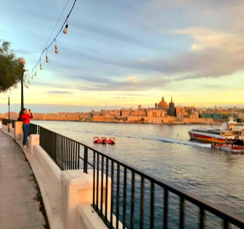 Sliema Ferries Apartment