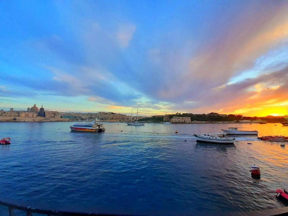 Sliema Ferries Apartment